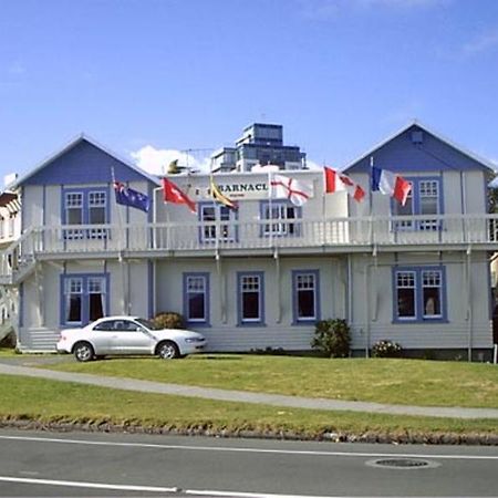 Barnacles Seaside Inn Paraparaumu Exterior foto